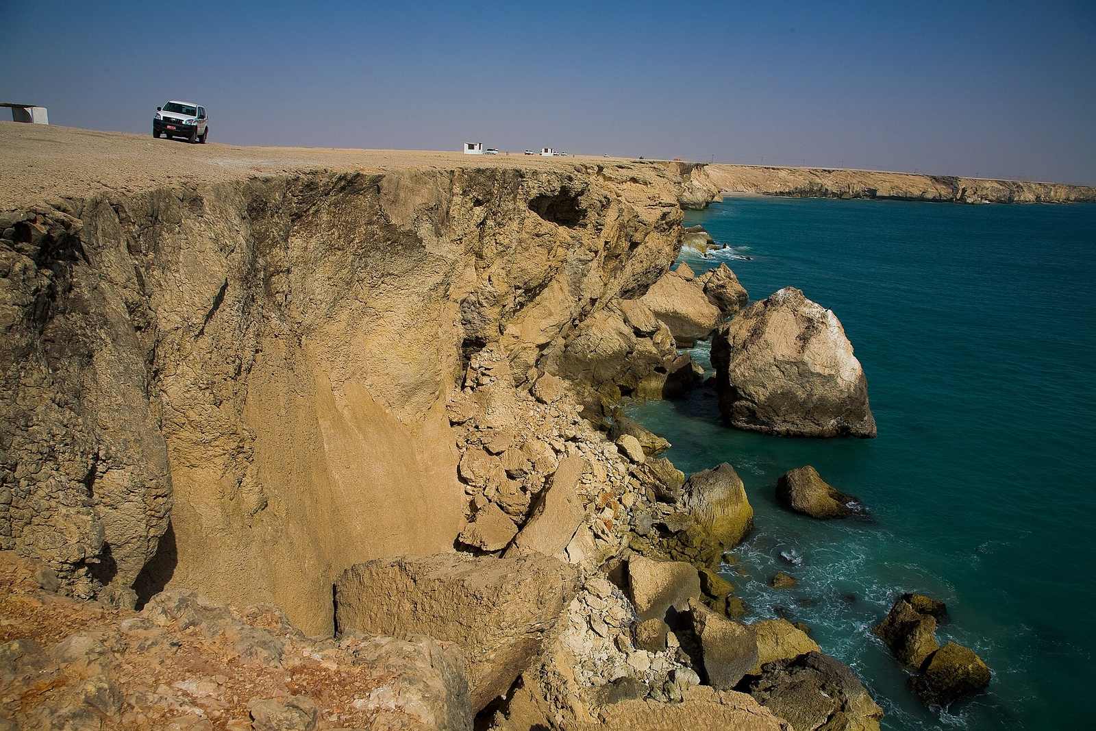Representative photo of beaches in Oman, not Kinasat Hikman