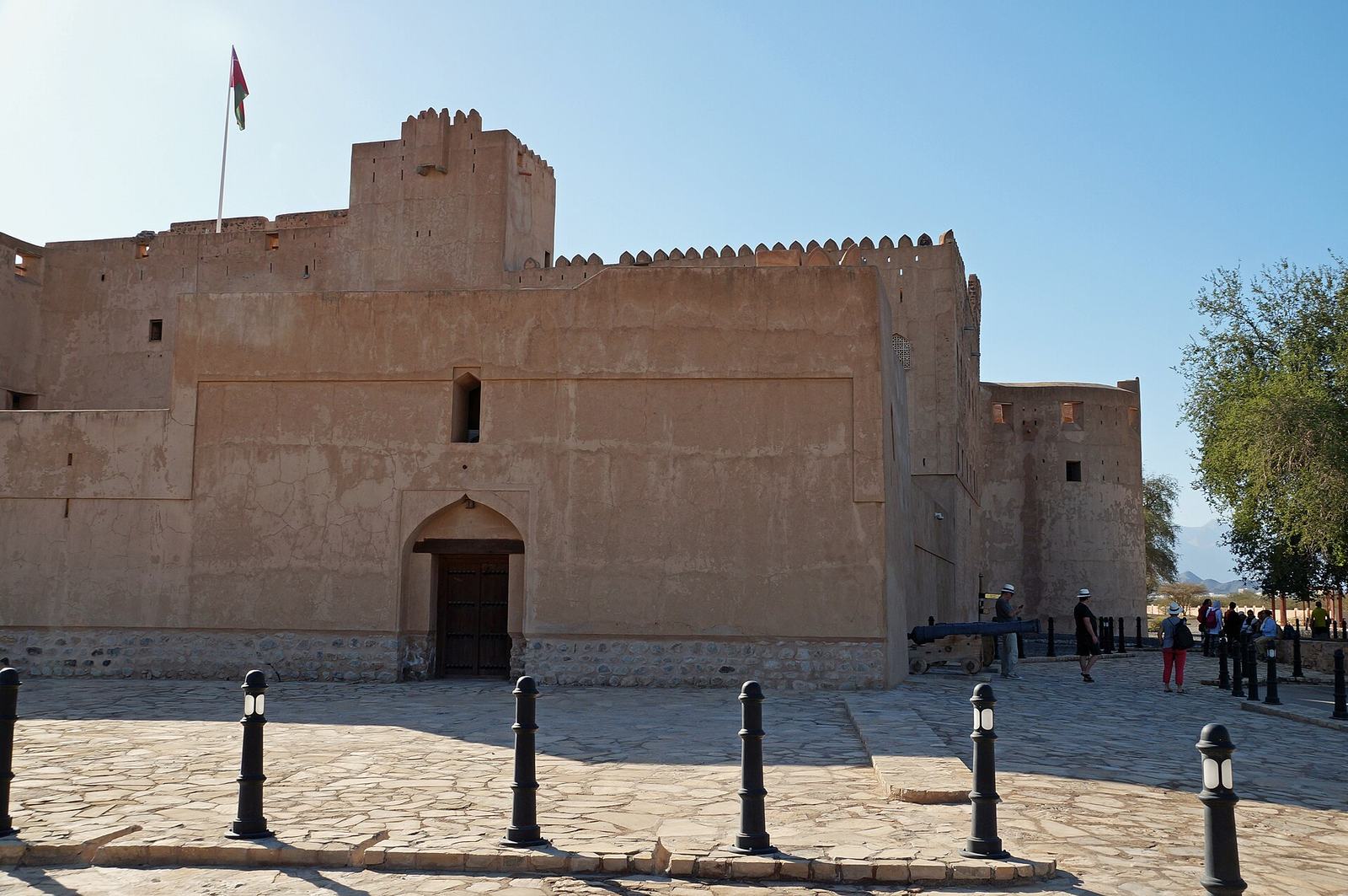 Representative photo of forts & castles in Oman, not Tharmad Castle