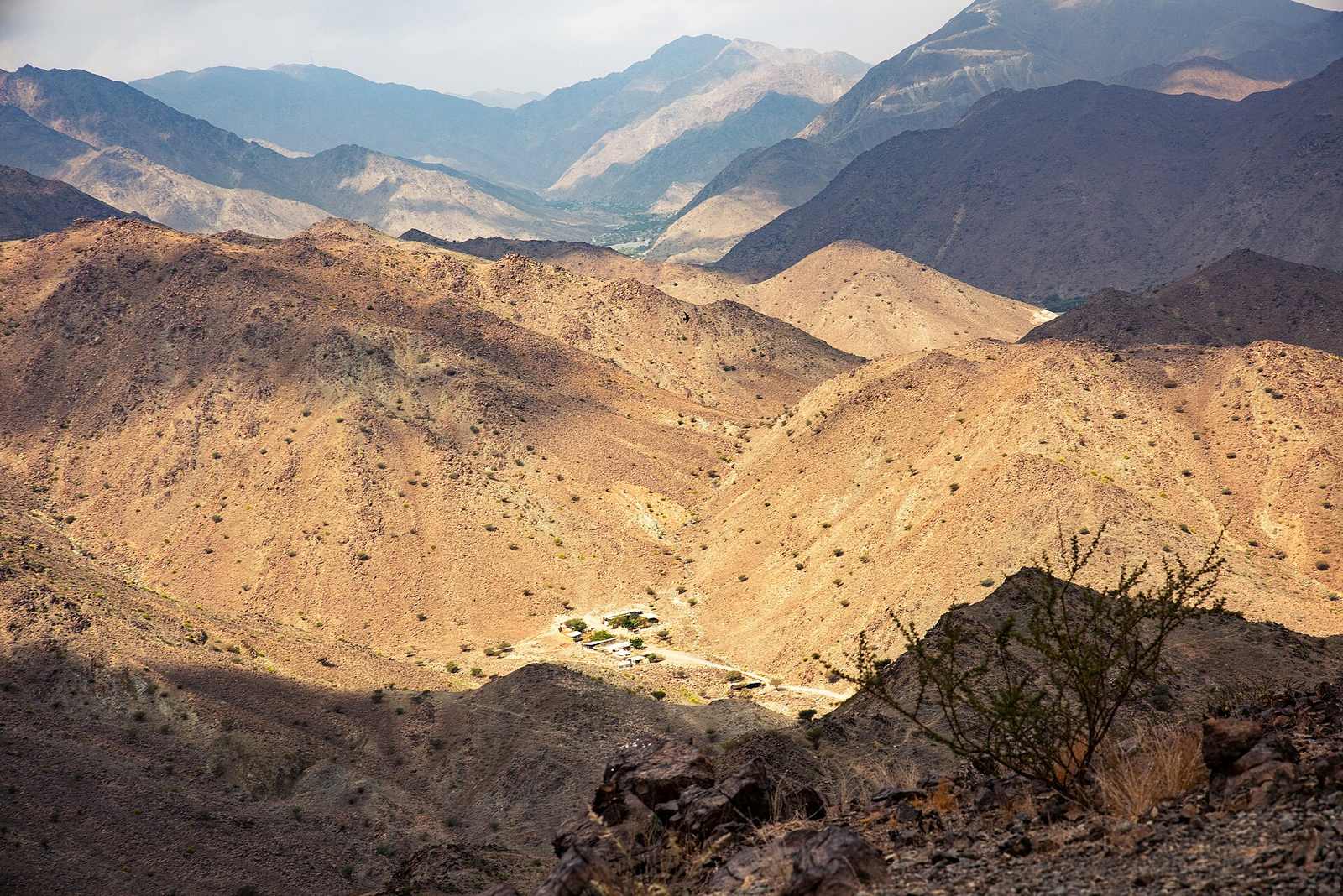 Representative photo of mountains in Oman, not Qarn Harmali