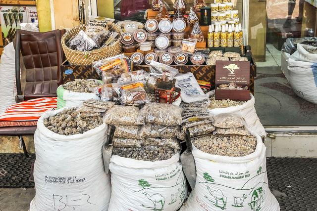 Representative photo of souqs in Oman, not Buraimi Market