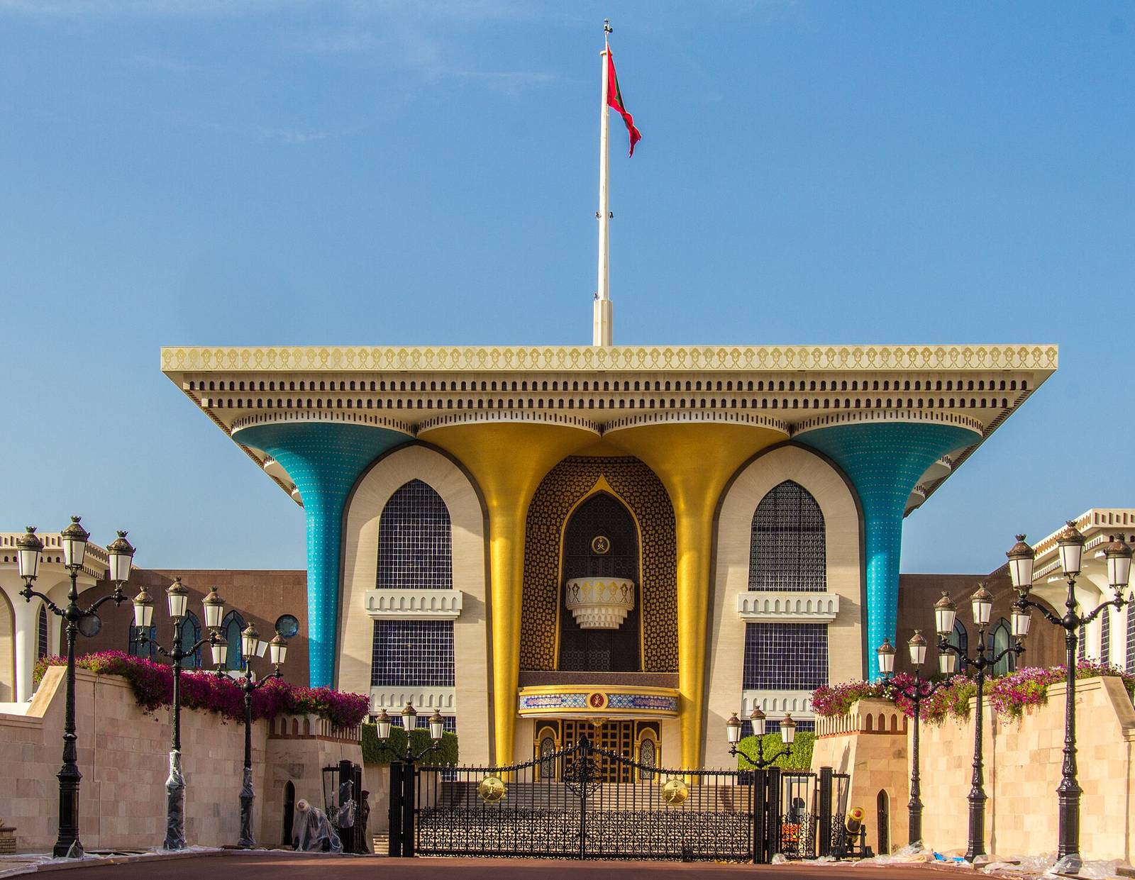 Al Alam Palace — Al Alam Palace I. Sultan's Ceremonial Residence.jpg
