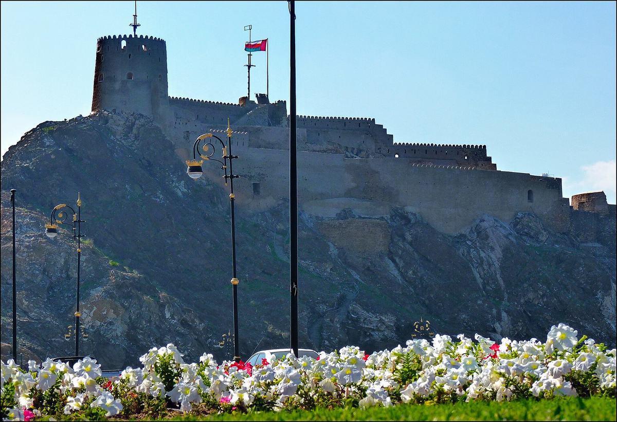 Al Jalali Fort — Al Jalali fort in Mutrah - panoramio.jpg