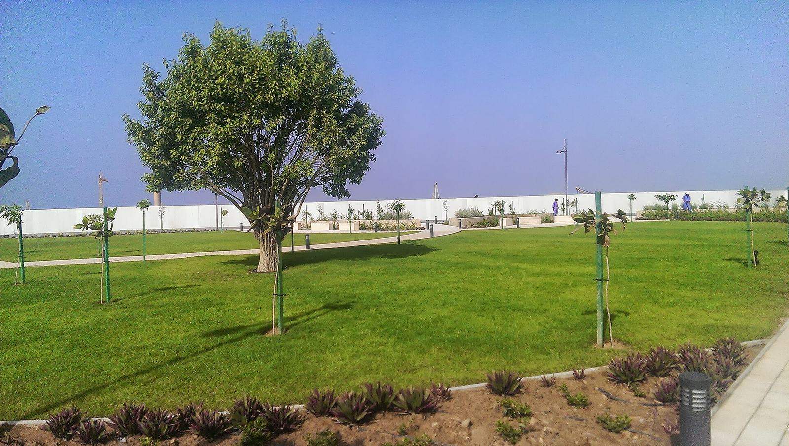 Al Mouj Roundabout Garden — The wave, muscat acacia garden - panoramio.jpg