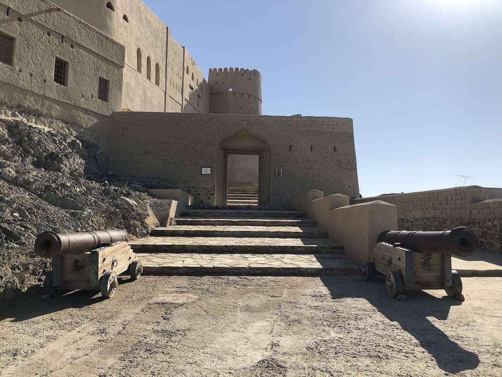 Bahla Historic Souks — Bahla Fort 01.jpg