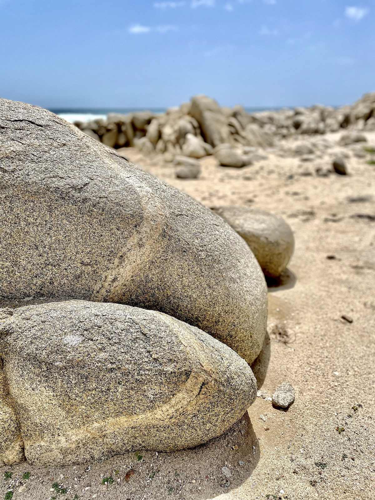 Hadbeen — صخور الجرانيت في حدبين بمحافظة ظفار.jpg