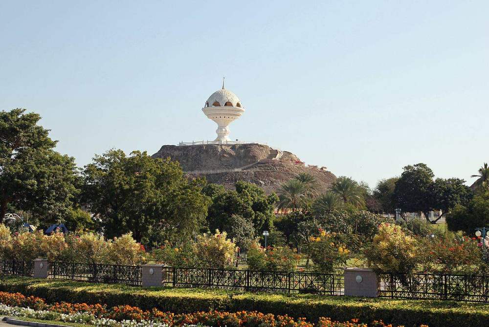 Hadiqat ar Riyam al Amah — Riyam Park with incense burner Mabkhara (47954080007).jpg